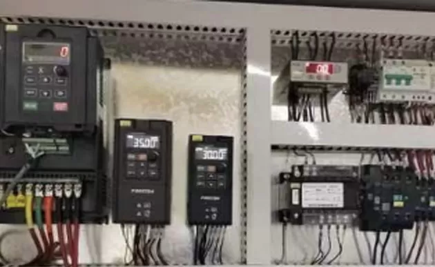 ویژگی های اصلی ماشین شستشوی شیشه ها