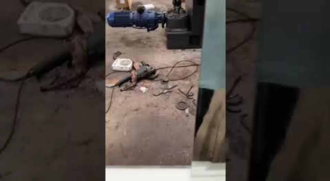 ویدئوی ویدیو ۳۷۱ ماشین شیشه ای HISENG