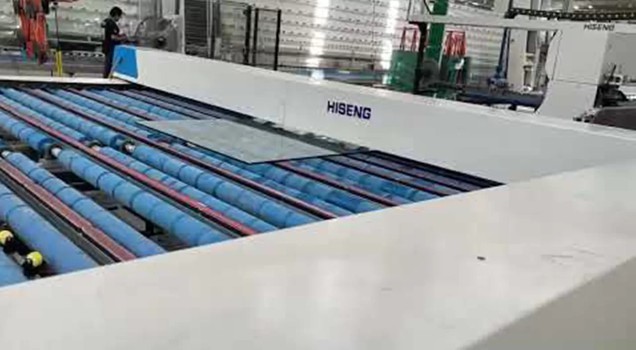 ویدئوی بارگذاری شیشه HISENG